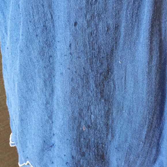 Blue top with embroidery. Size: M - Picture 6 of 8